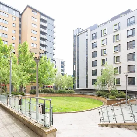 Modern Spacious Studio Close To Station Londres Exterior foto