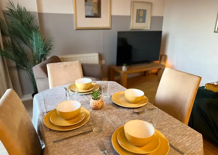 Modern Spacious Studio Close To Station